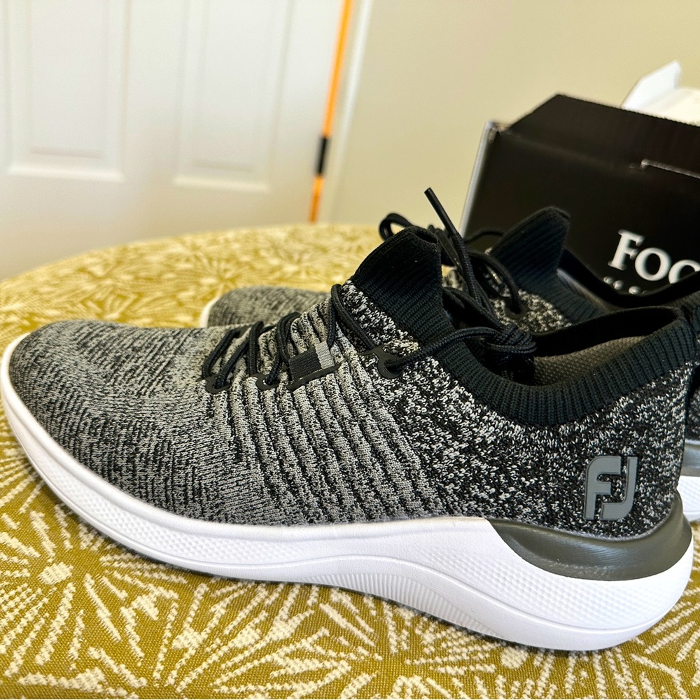 FJ women’s golf shoes. Black & white.